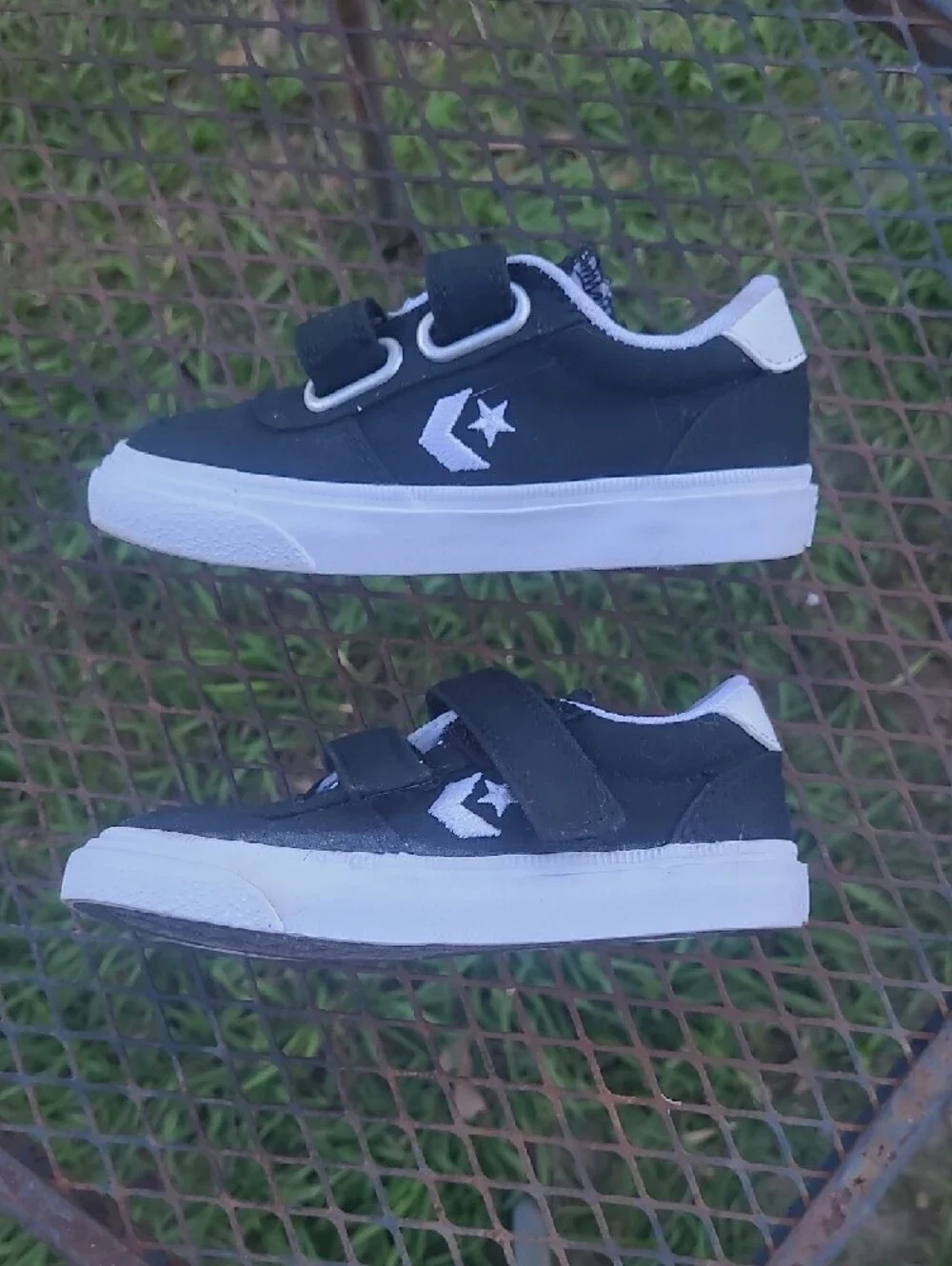 Converse Kids Black & White Velcro Low-Top Sneakers